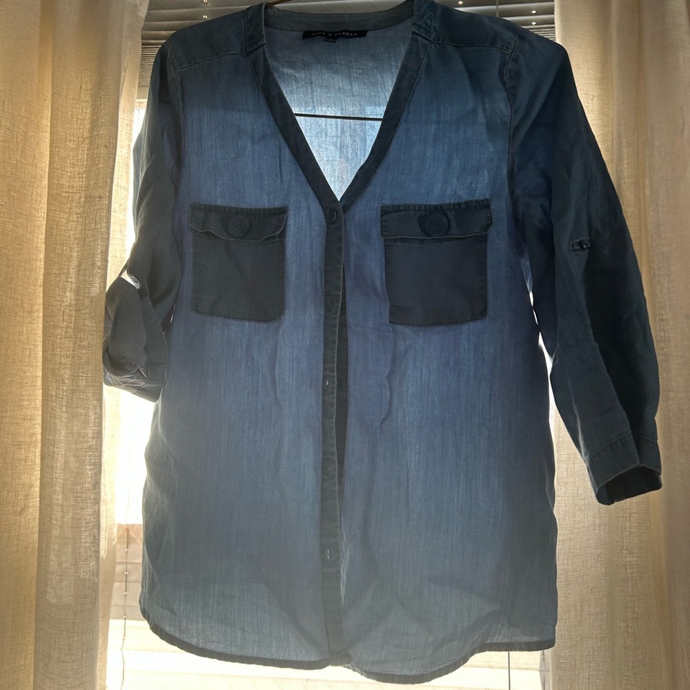 Front pockets Denim button down quarter sleeves